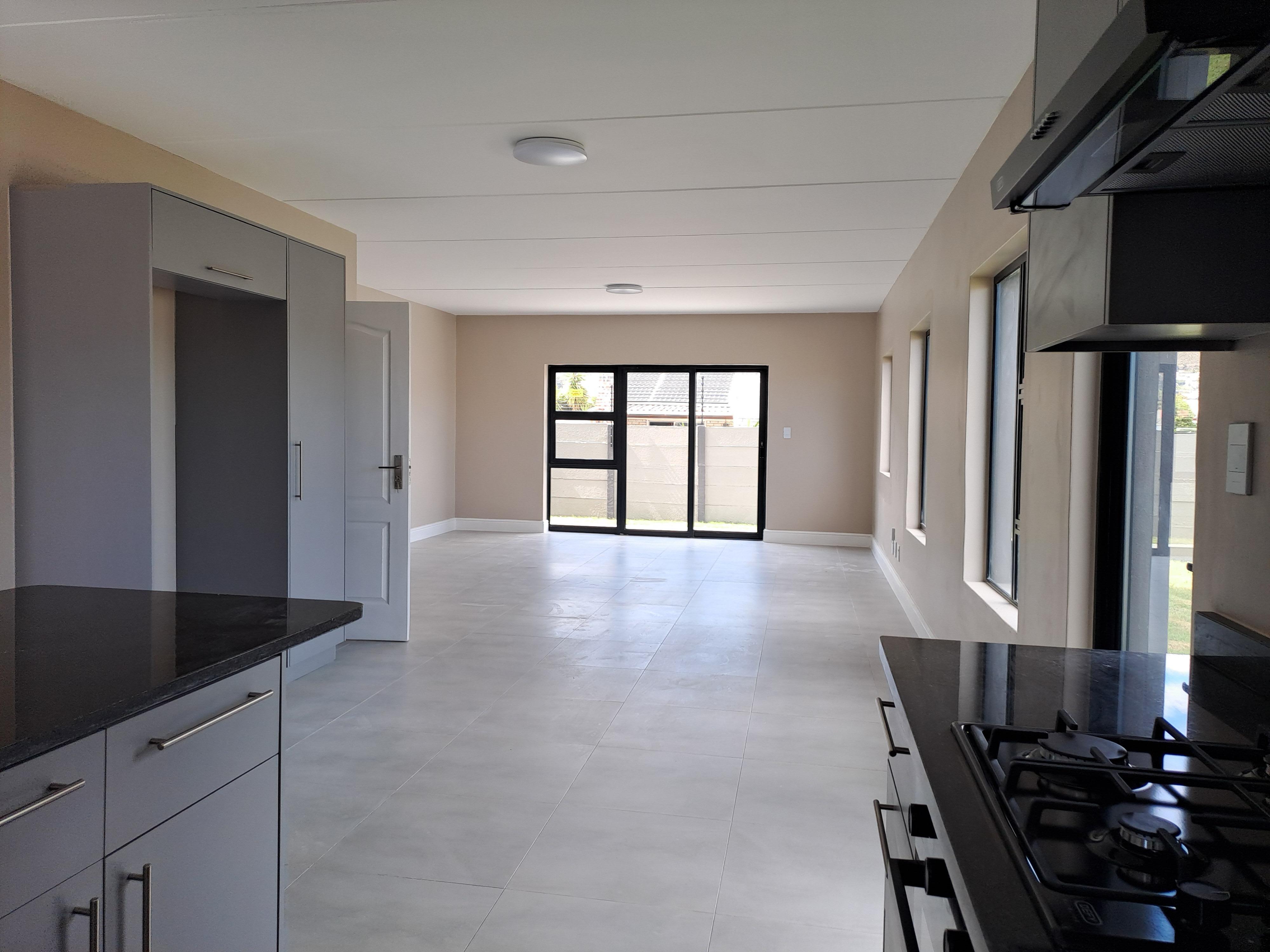 3 Bedroom Property for Sale in Sea Breeze Western Cape